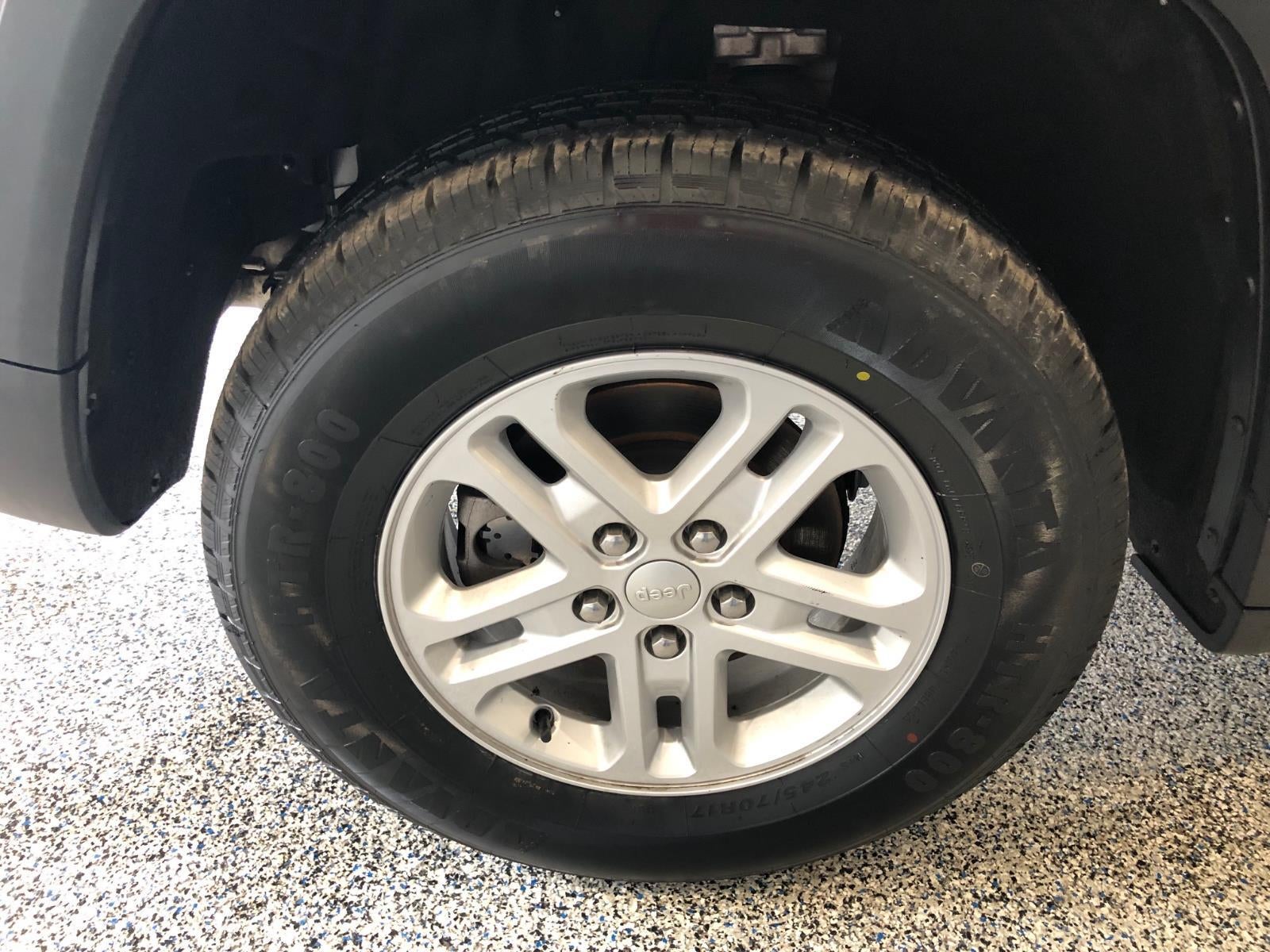 2023 Jeep Grand Cherokee Laredo