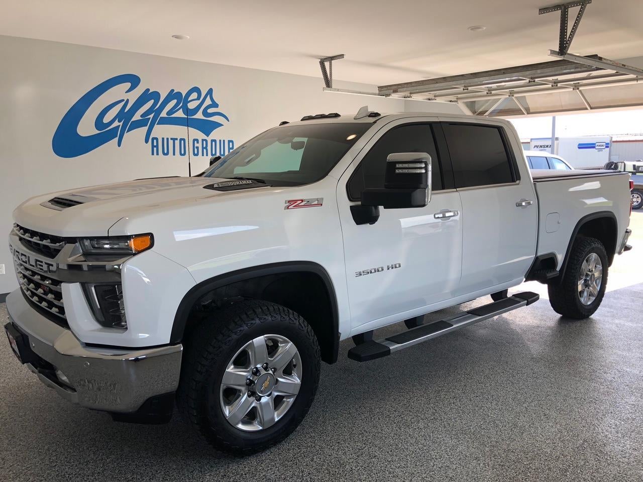 2022 Chevrolet Silverado HD's photo