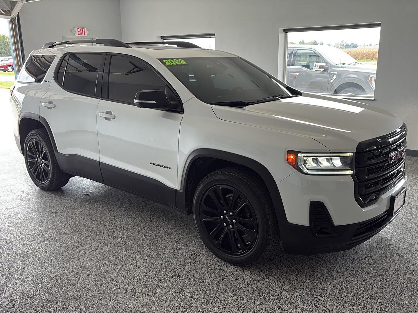2023 GMC Acadia SLT