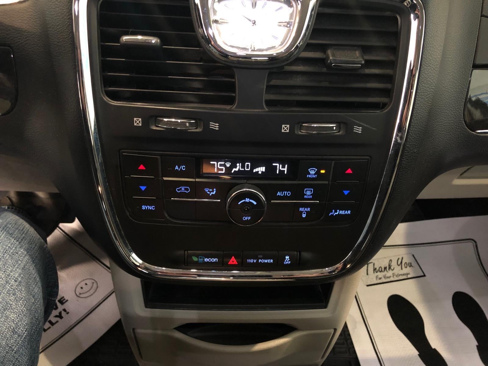 2012 Chrysler Town & Country Touring