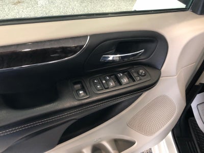 2012 Chrysler Town & Country Touring