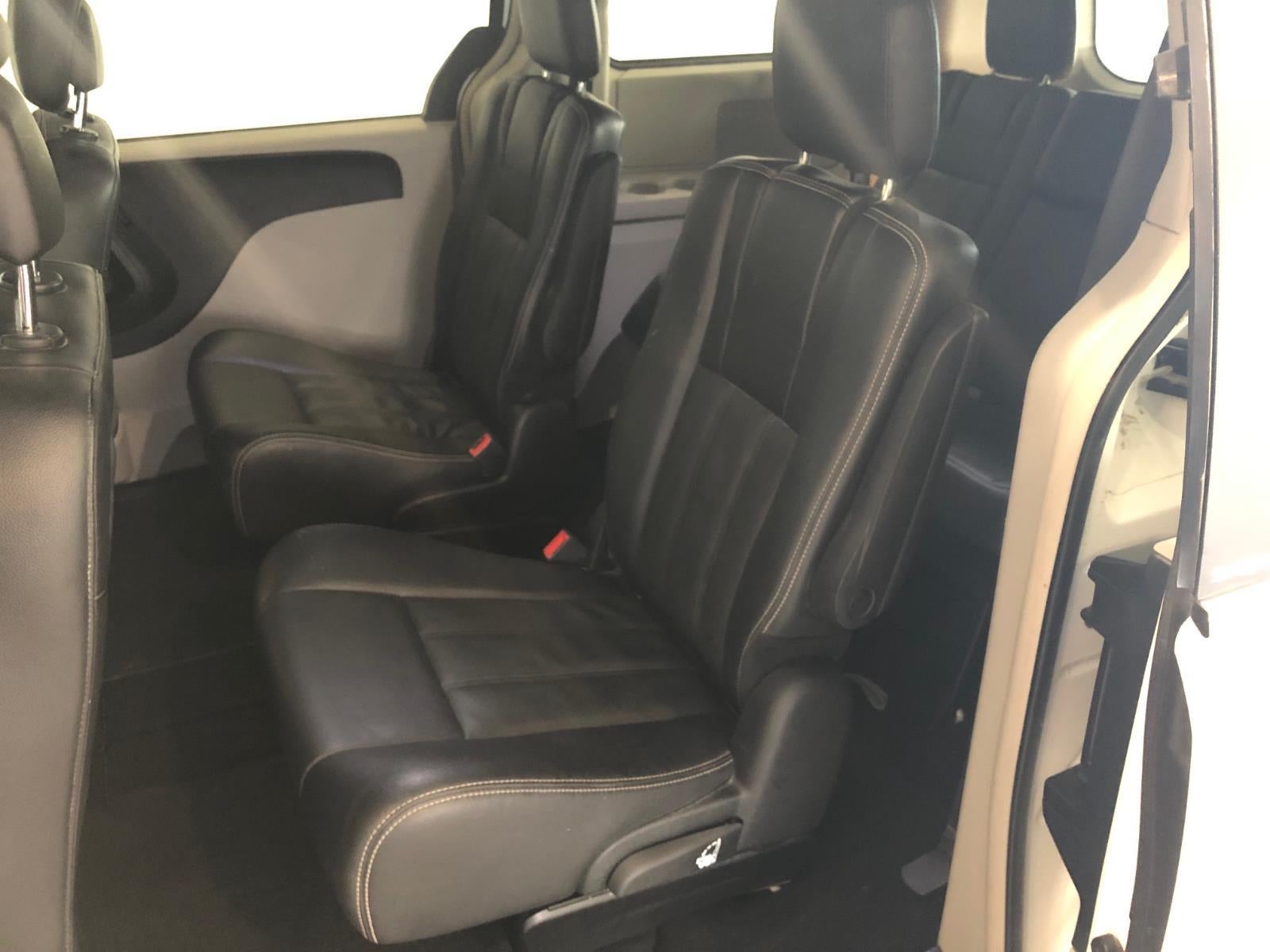 2012 Chrysler Town & Country Touring