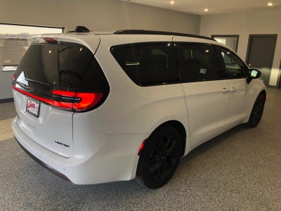 2025 Chrysler Pacifica Limited